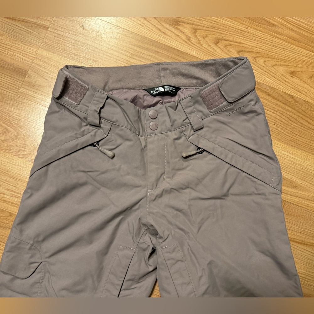 Super cute NorthFace snow/snowboard/ski pants
